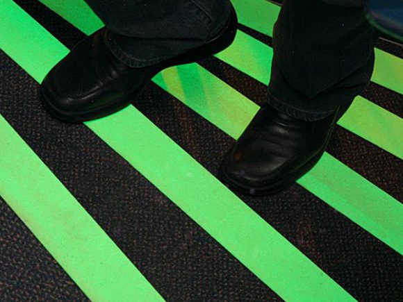 Swiss Solutions EdgeGrip Glow Application